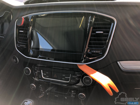gps_antenna_geely-emgrandx7_01.jpg