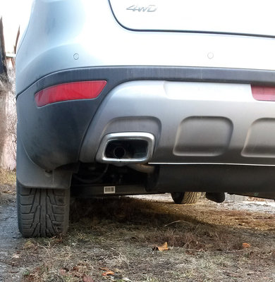 ВЗУ визуально не видно из-под бампера, сделали хорошо. / Газовое оборудование Geely Atlas<br /><br />ВЗУ установили под бампером с левой стороны, там есть небольшая площадка в районе брызговика с технологическими отверстиями / Газовое оборудование Geely Atlas