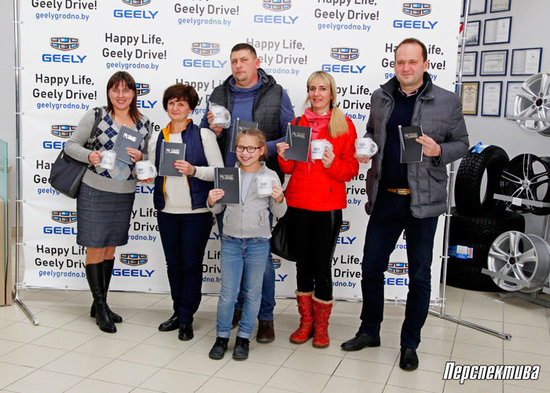 predstaviteli-belorusskogo-avtokluba-GEELY-Club-BY-posetili-grodnenskij-avtosalon-Geely-0211.jpg